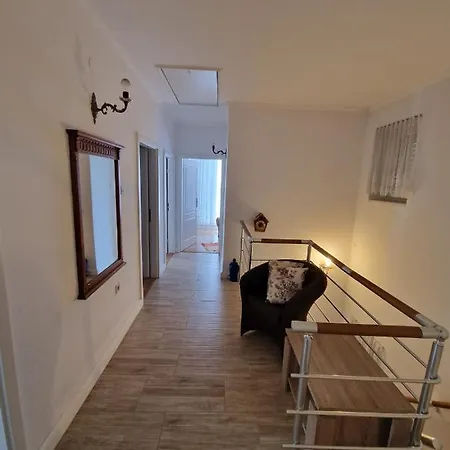 Vizmeg Villa